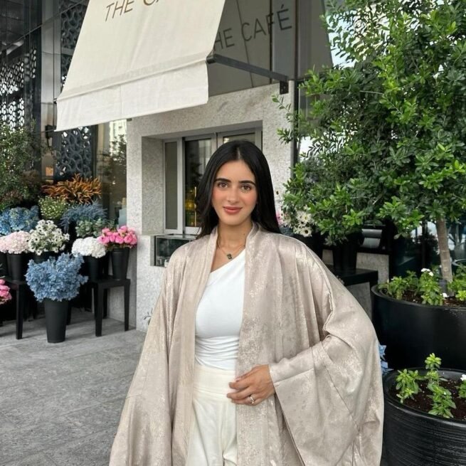 Robe Kimono Ouverte – Élégance & Légèreté !